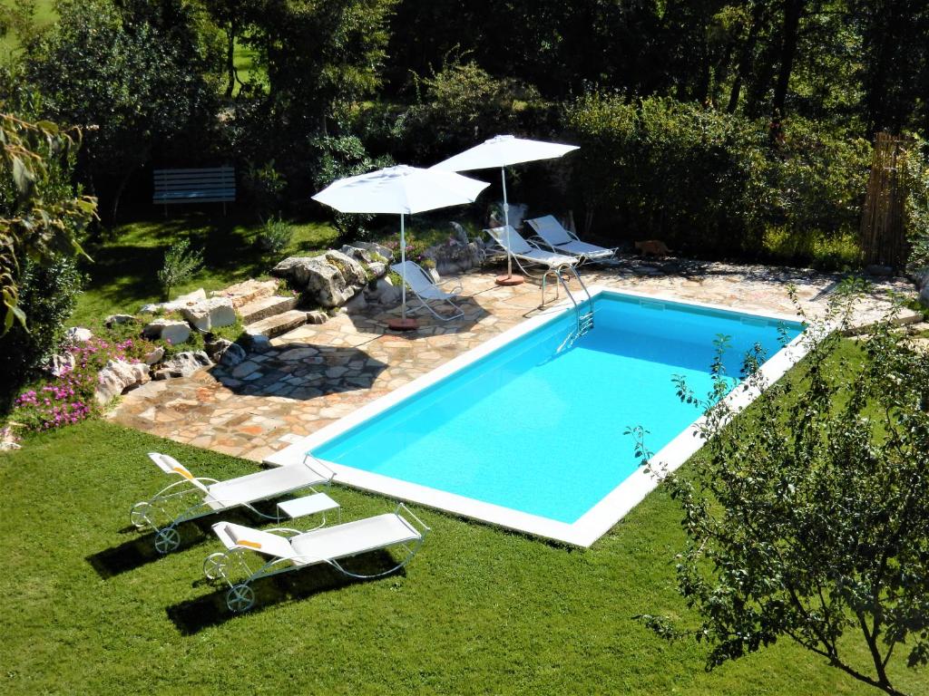 Basen w obiekcie Holiday Home Casa Dei Farfui lub w pobliżu