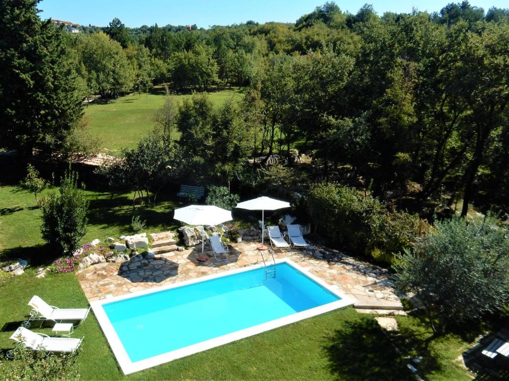 Basen w obiekcie Holiday Home Casa Dei Farfui lub w pobliżu