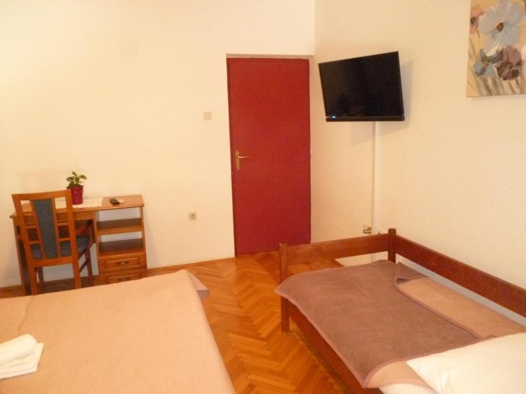 Zdjęcie z galerii obiektu Apartments in Starigrad-Paklenica 33853 w mieście Starigrad-Paklenica