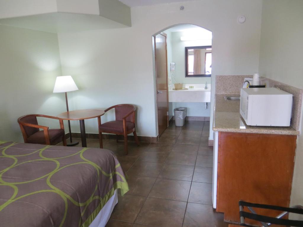 Super 8 by Wyndham South Padre Island photo