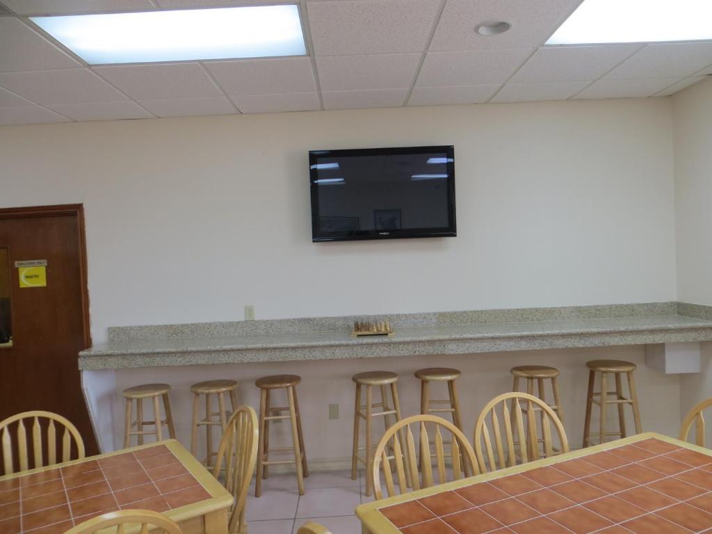 Super 8 by Wyndham South Padre Island photo