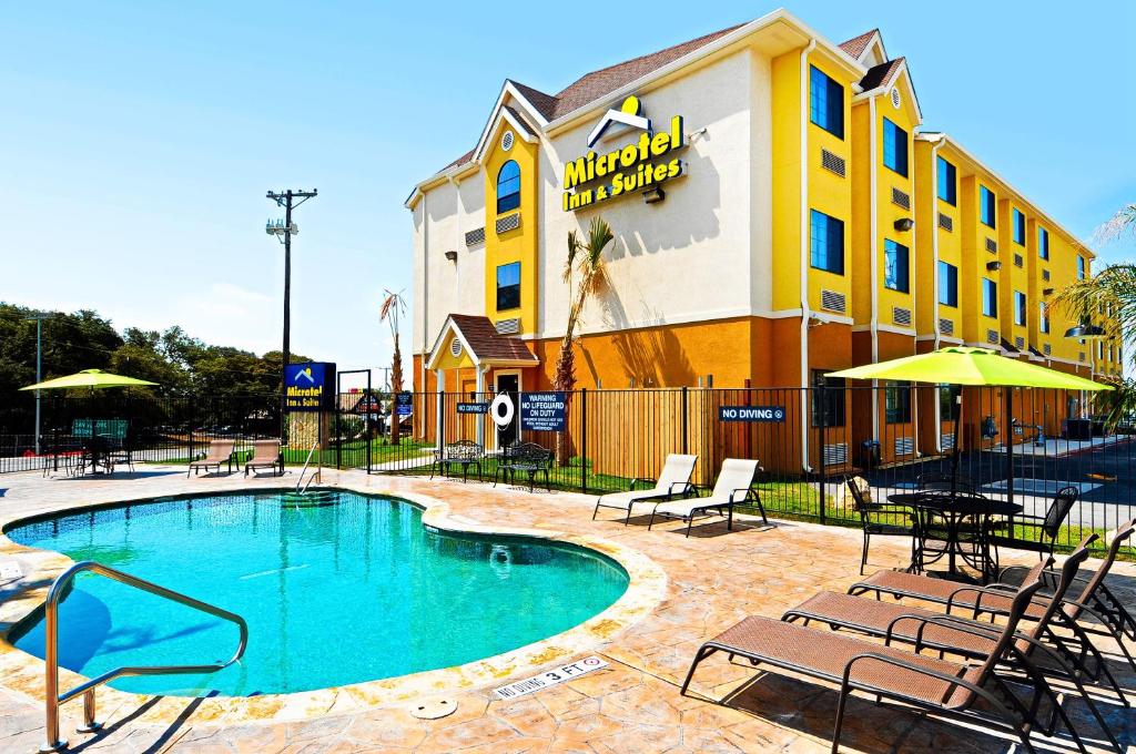 Microtel Inn & Suites by Wyndham New Braunfels I-35