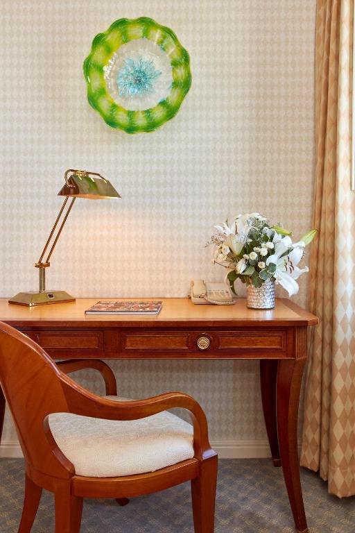 Orchard Hotel photo