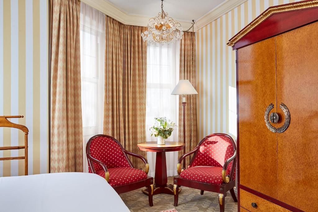 Orchard Hotel photo