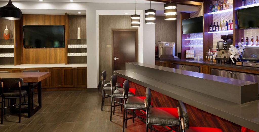 TV a/nebo společenská místnost v ubytování Hyatt Place Lubbock