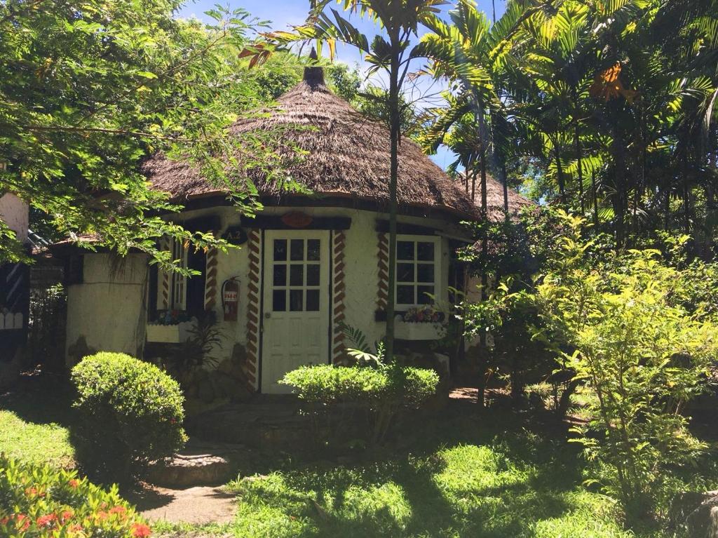 Duenshine Resort - Bungalow (2 Adults)