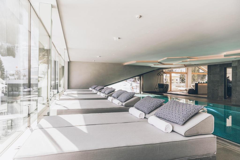 Bazén v ubytování Elizabeth Arthotel Adults Only nebo v jeho okolí