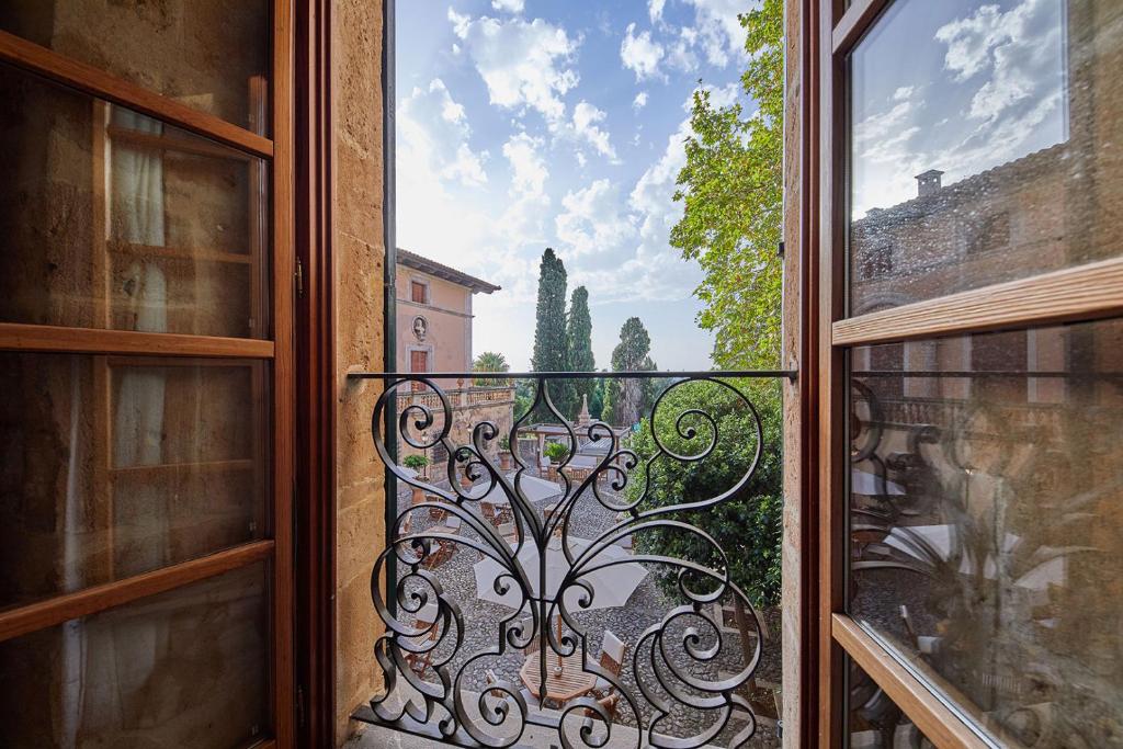 Un balcón o terraza de Cas Comte Suites & Spa - Adults Only