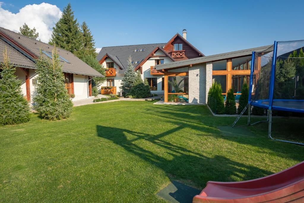 Zahrada ubytování Apartmány a Štúdia Villa Flora