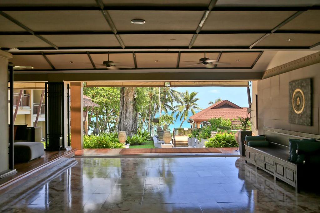 Bazén v ubytování Impiana Beachfront Resort Chaweng Noi, Koh Samui nebo v jeho okolí
