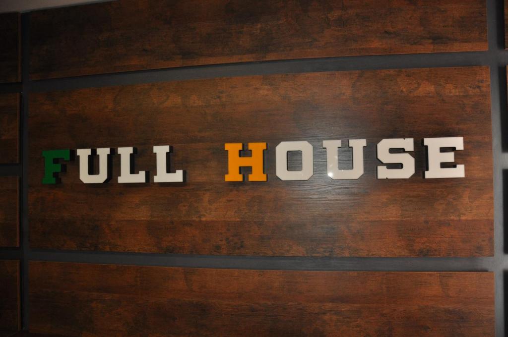 Certifikát, hodnocení, plakát nebo jiný dokument vystavený v ubytování FULL HOUSE capsule hostel
