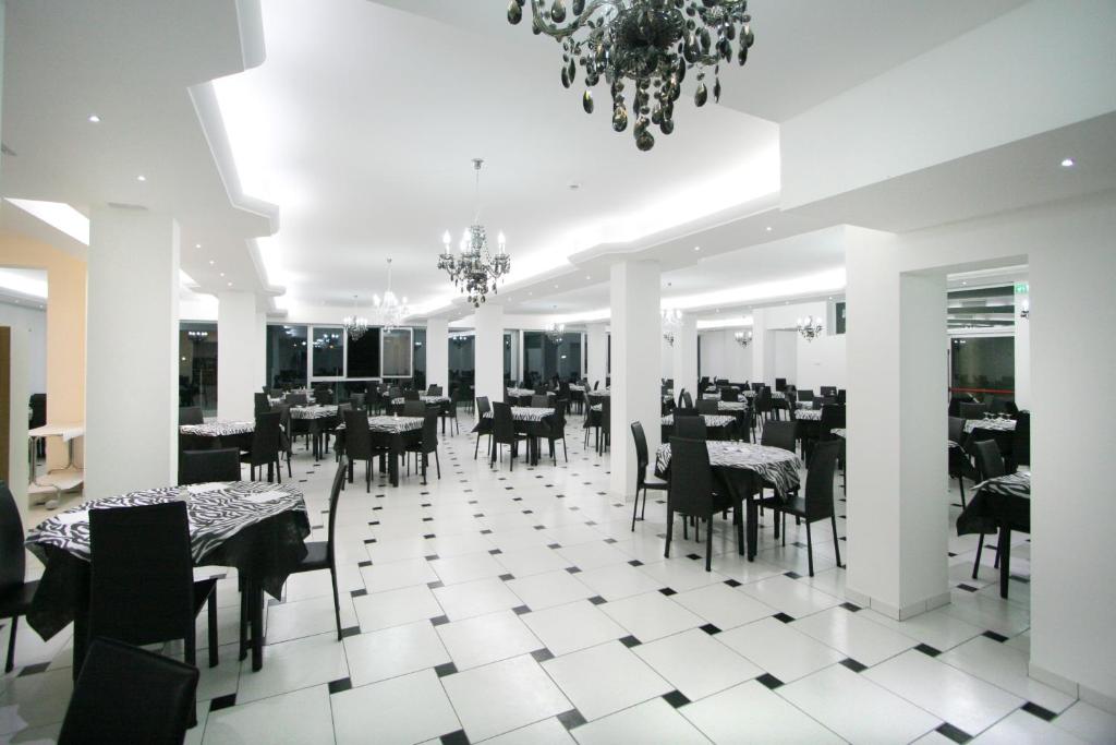Restaurace v ubytování Hotel Leonardo