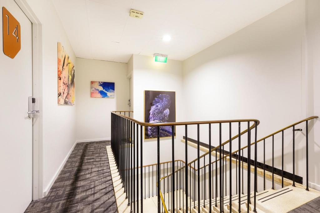 Nightcap at Findon Hotel - Resim 1