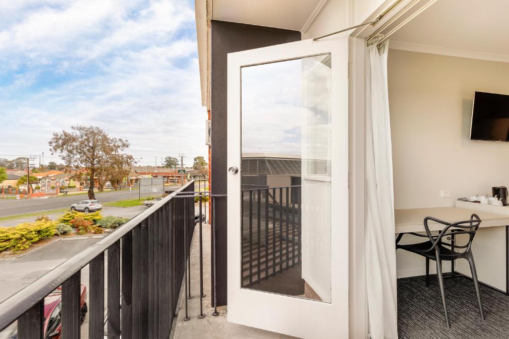 Nightcap at Findon Hotel - Resim 4