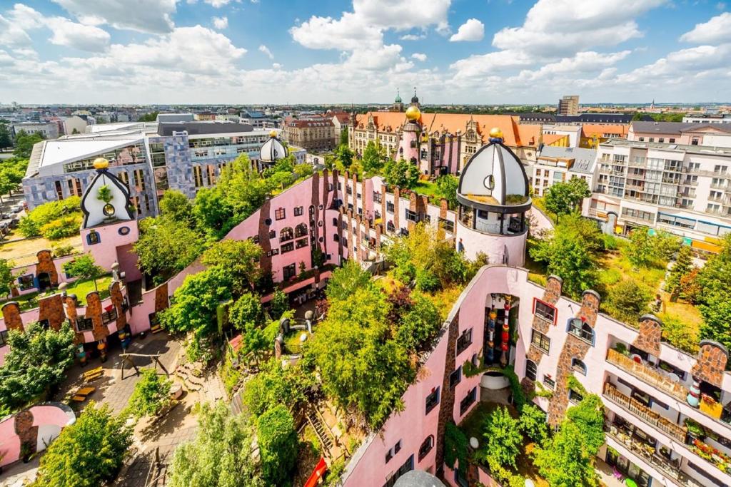 Nespecifikovaný výhled na destinaci Magdeburk nebo výhled na město při pohledu z aparthotelu