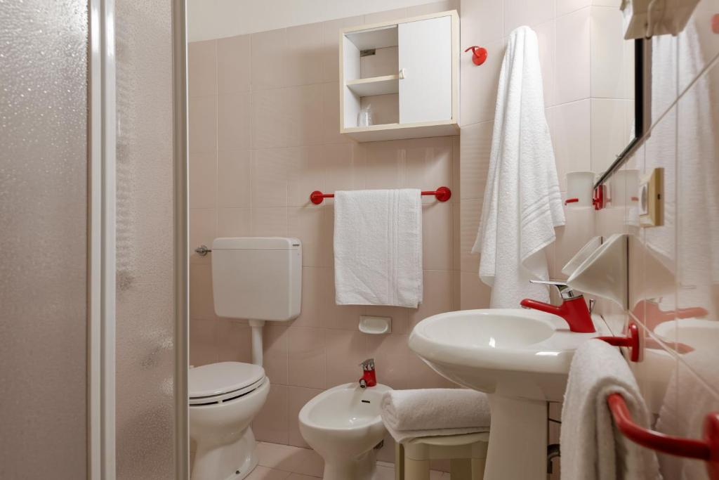 Koupelna v ubytování Hotel Palme & Suite
