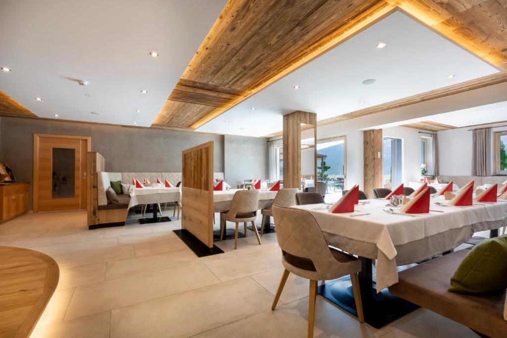 A seating area at Hotel Kronhof