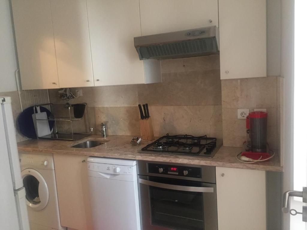 Kuchyň nebo kuchyňský kout v ubytování Se de Lisboa I