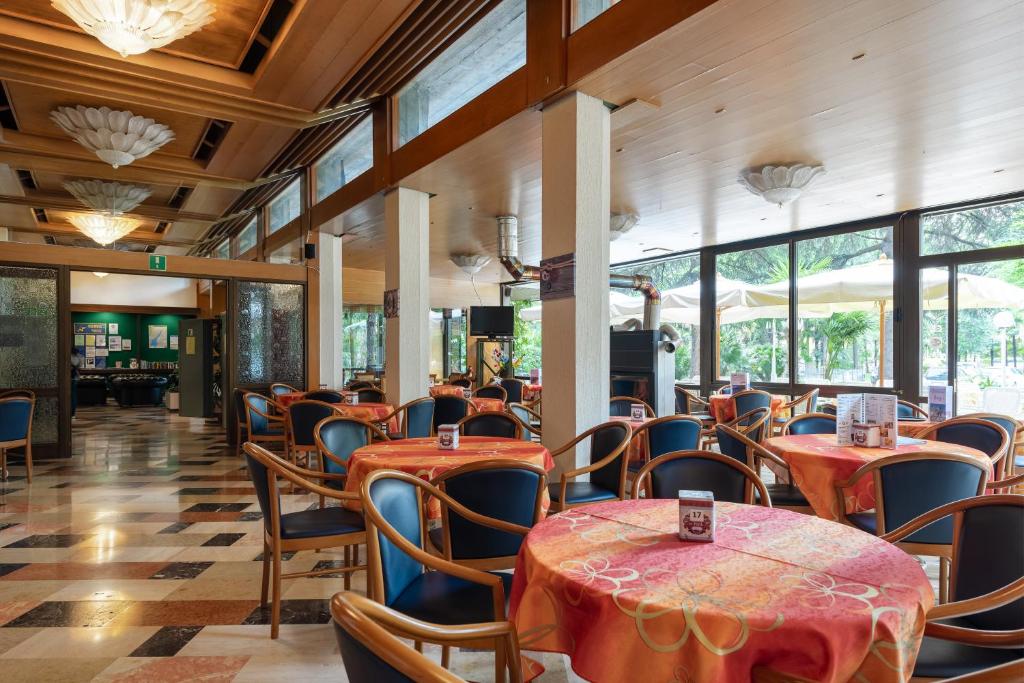 Restaurace v ubytování Hotel Palme & Suite