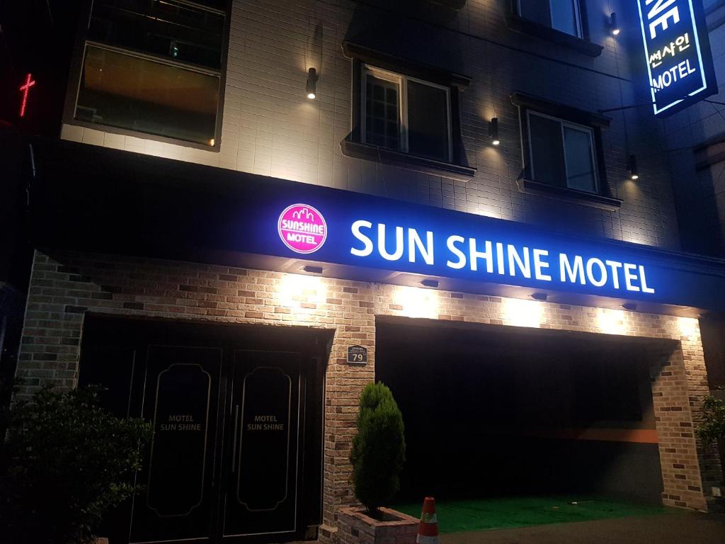 Certifikát, hodnocení, plakát nebo jiný dokument vystavený v ubytování Sunshine Motel