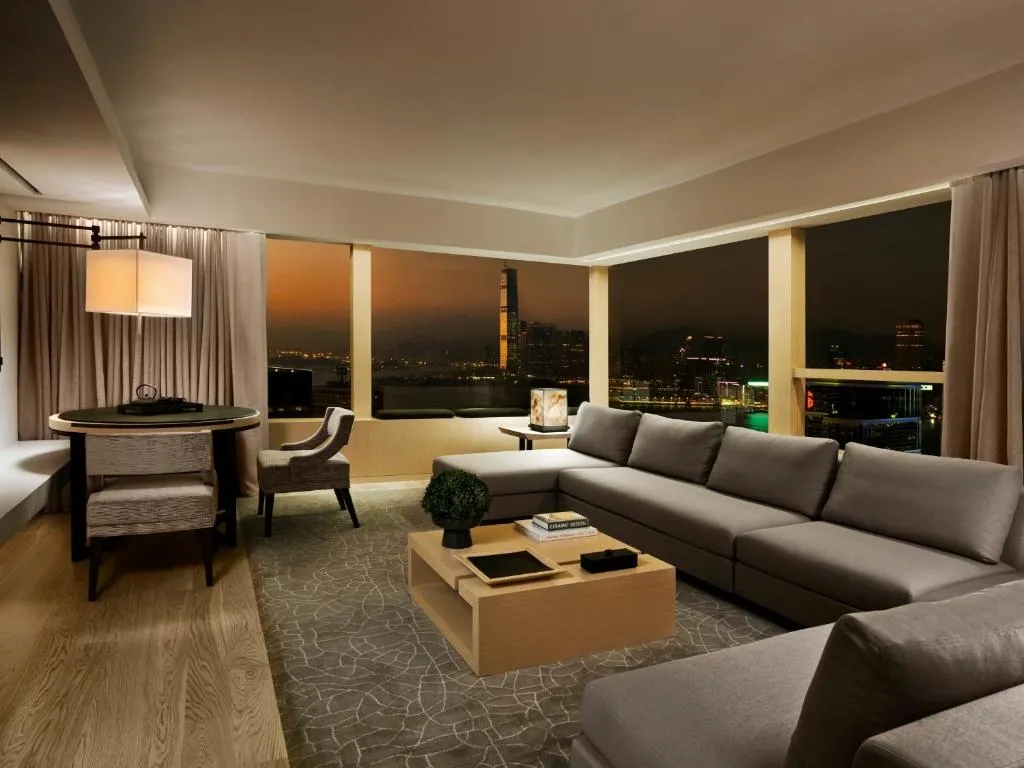 Upper Suite with Harbor View
