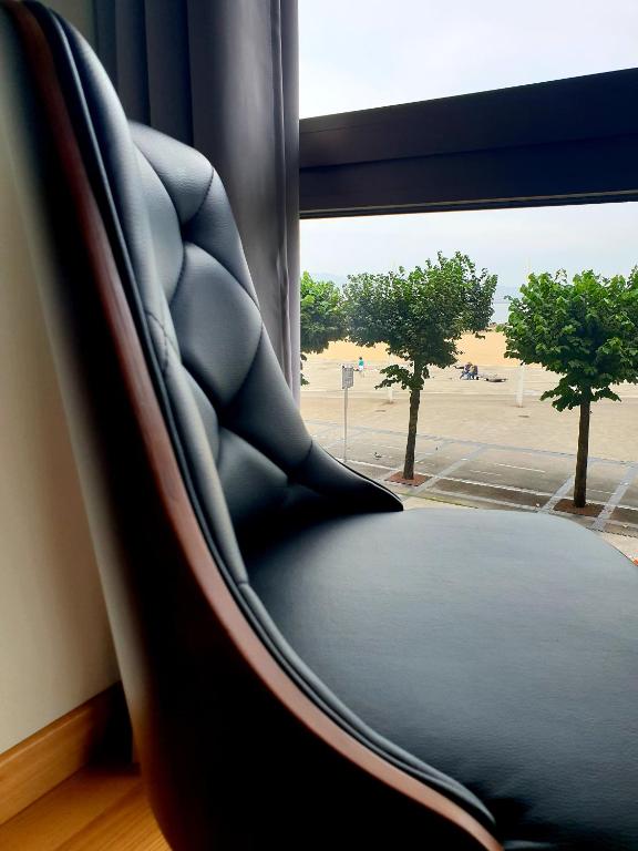 A seating area at Residencial Playa Poniente