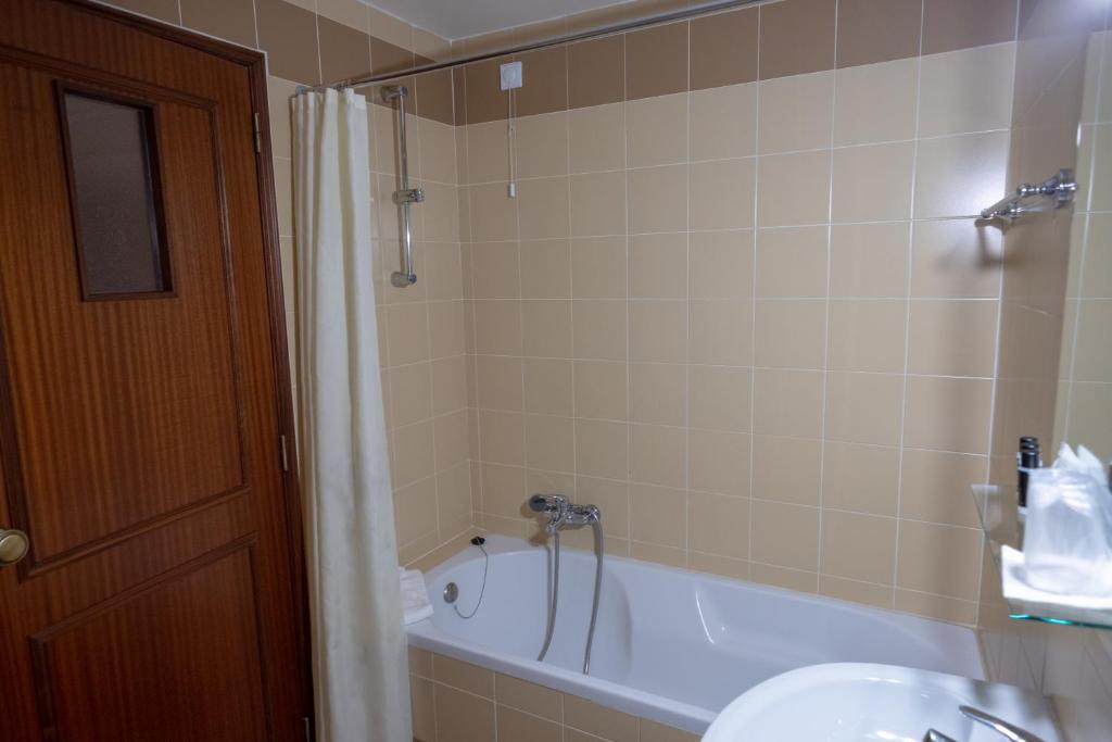 Hotel Peregrinos de Fatima by Umbral - Resim 9