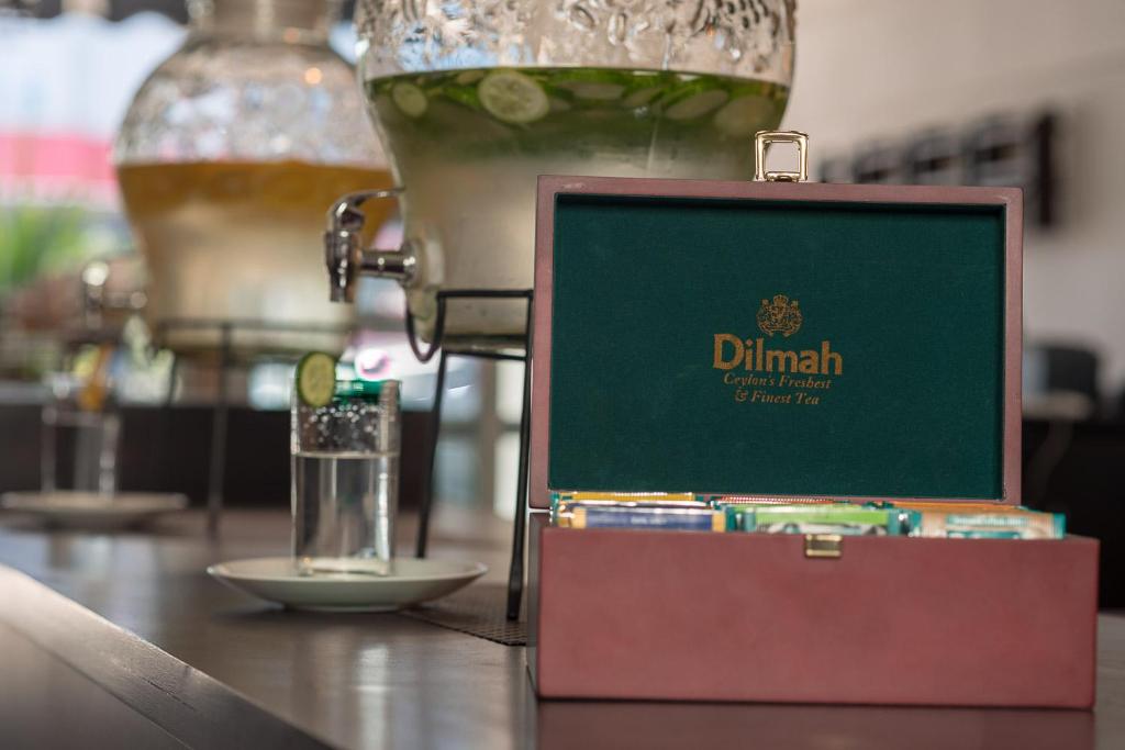 Certifikát, hodnocení, plakát nebo jiný dokument vystavený v ubytování Pearl Royal Hotel, Colombo