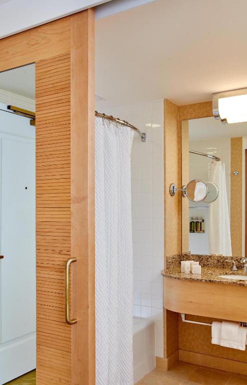 Orchard Garden Hotel - 