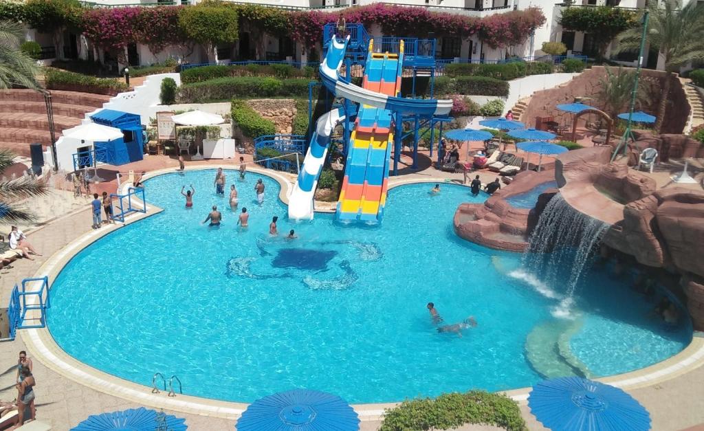 Bazén v ubytování Verginia Sharm Resort & Aqua Park nebo v jeho okolí