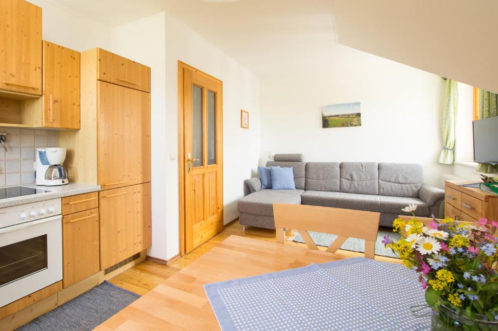 A kitchen or kitchenette at Grainmeisterhof