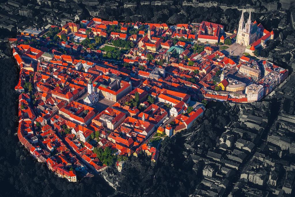 Výhľad na mesto Záhreb alebo výhľad na mesto priamo z apartmánu