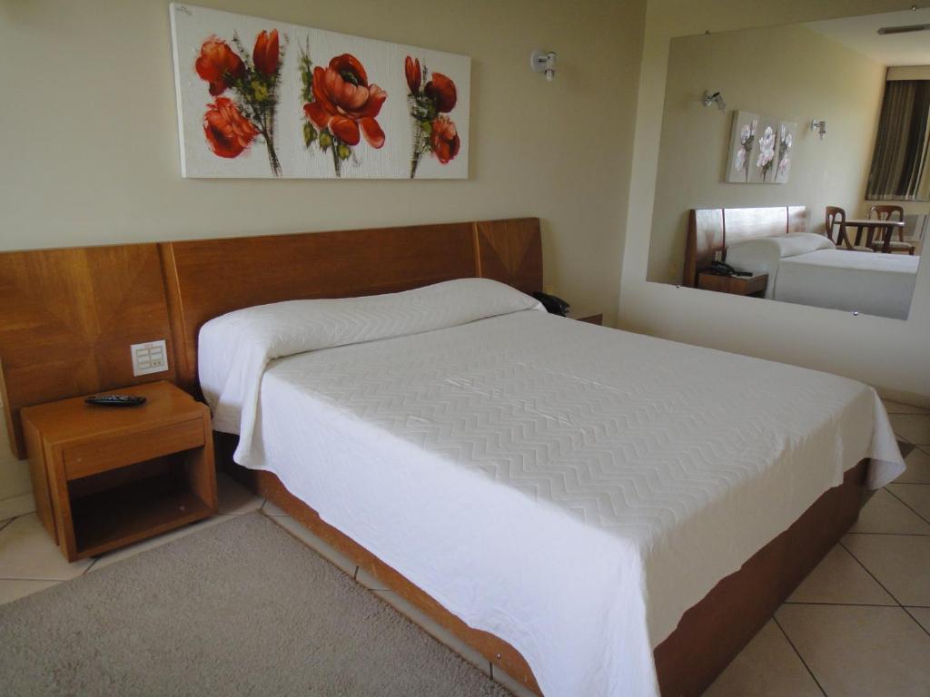  Hotel Dominguez Master