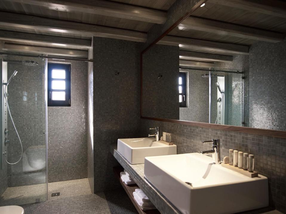Koupelna v ubytování Art Mainalon Hotel