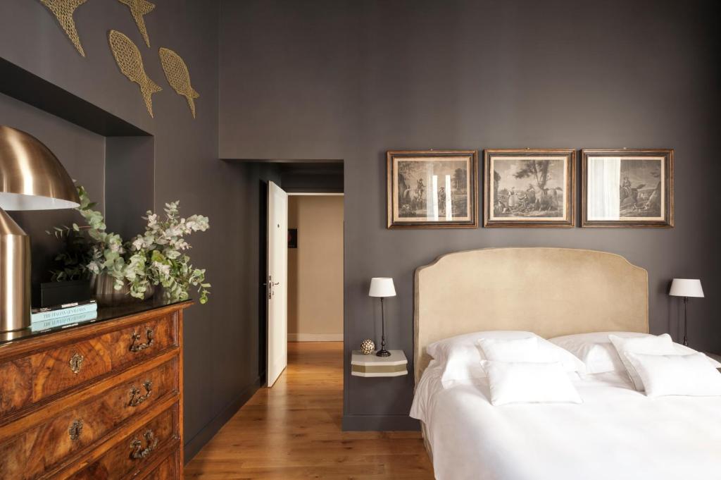 Crossing Condotti - 2