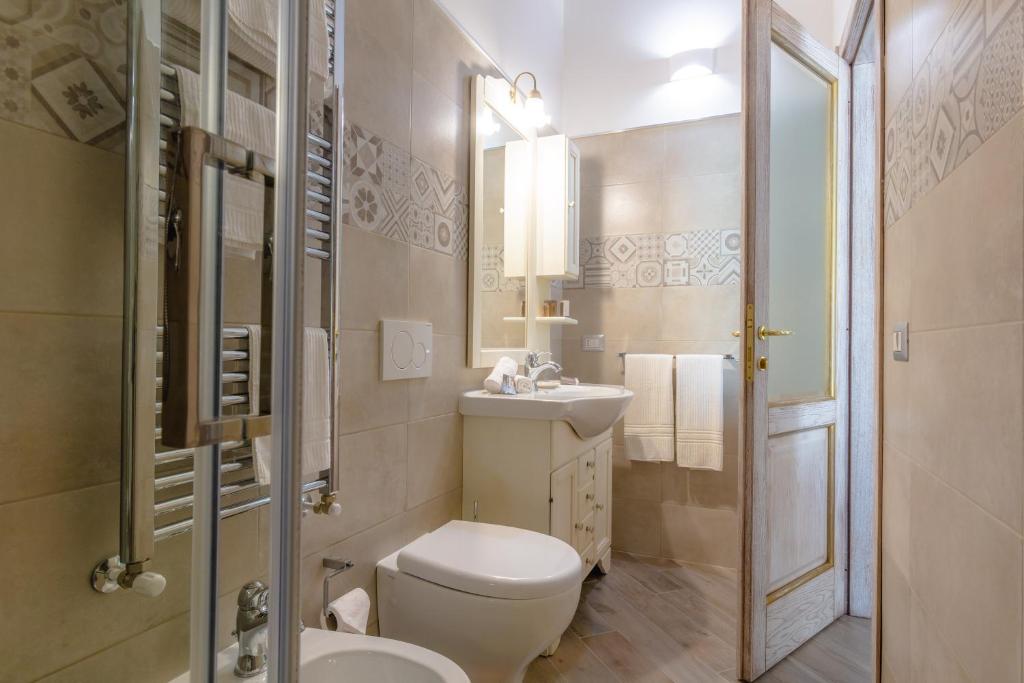 Le torri di Tarquinia - Double Room With Private Bathroom