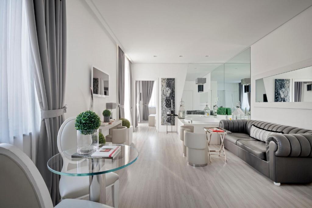 Гостиная зона в LHP Hotel Santa Margherita Palace & SPA