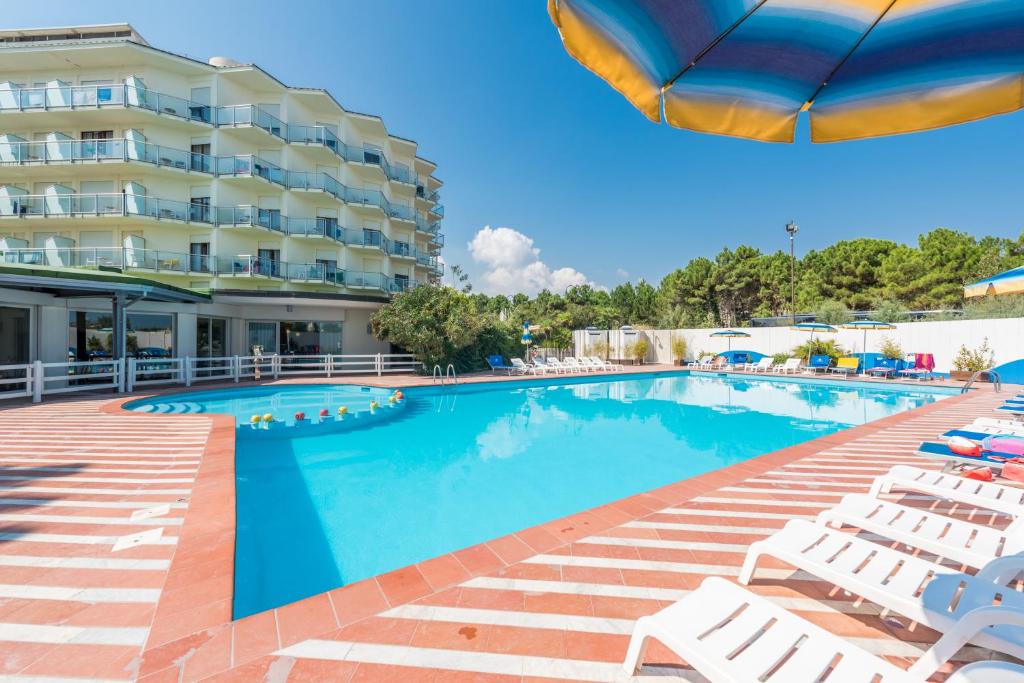 Bazén v ubytování Hotel Bellevue Beach - sul mare nebo v jeho okolí