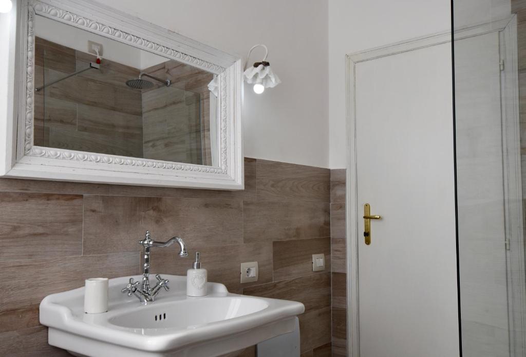 A bathroom at Shabby House Nonna Peppa