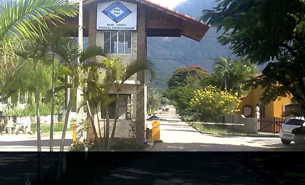  Casa Terrea com Piscina e Internet - Ar Opcional