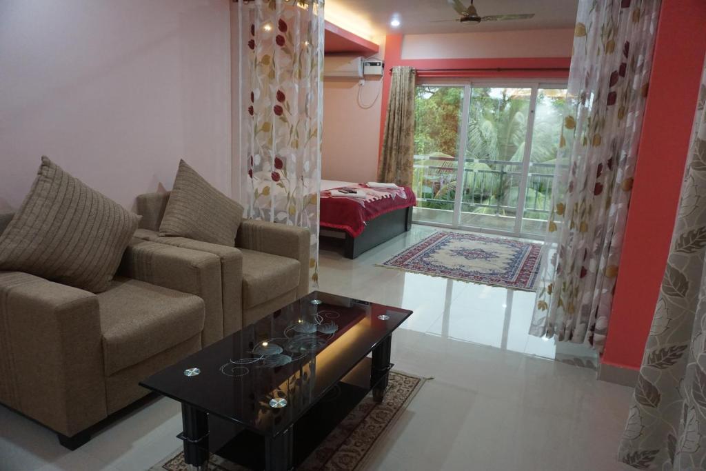 Uma área de estar em The Seaview Residency
