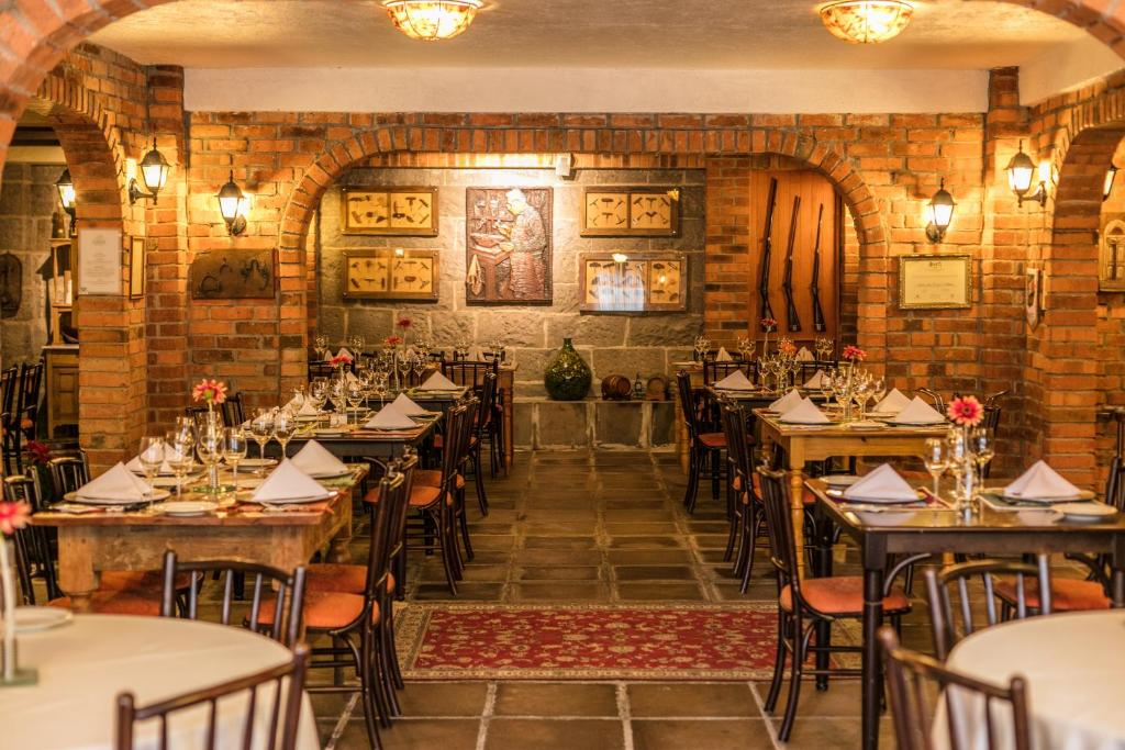  Farina Park Hotel