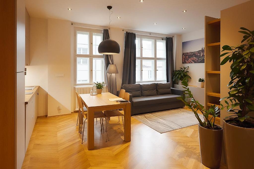 Palace Dlouhá Apartments - Old Town - 9