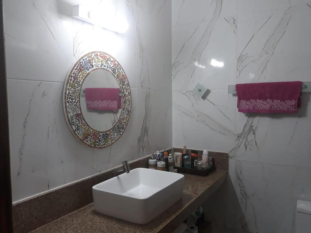  Casa em Condomínio Fechado