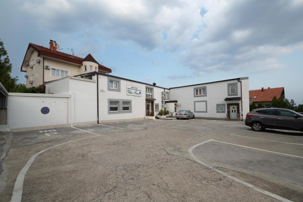 Hotel Vila Tina - Resim 26