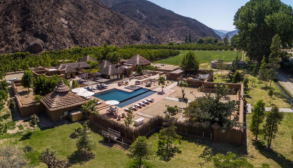 an aerial view of a house with a swimming pool at CasaMolle in Vicuña