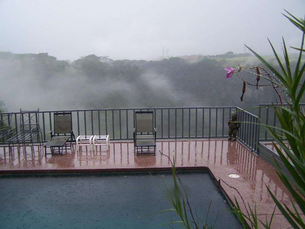 Bazén v ubytování Vista Canyon Inn nebo v jeho okolí