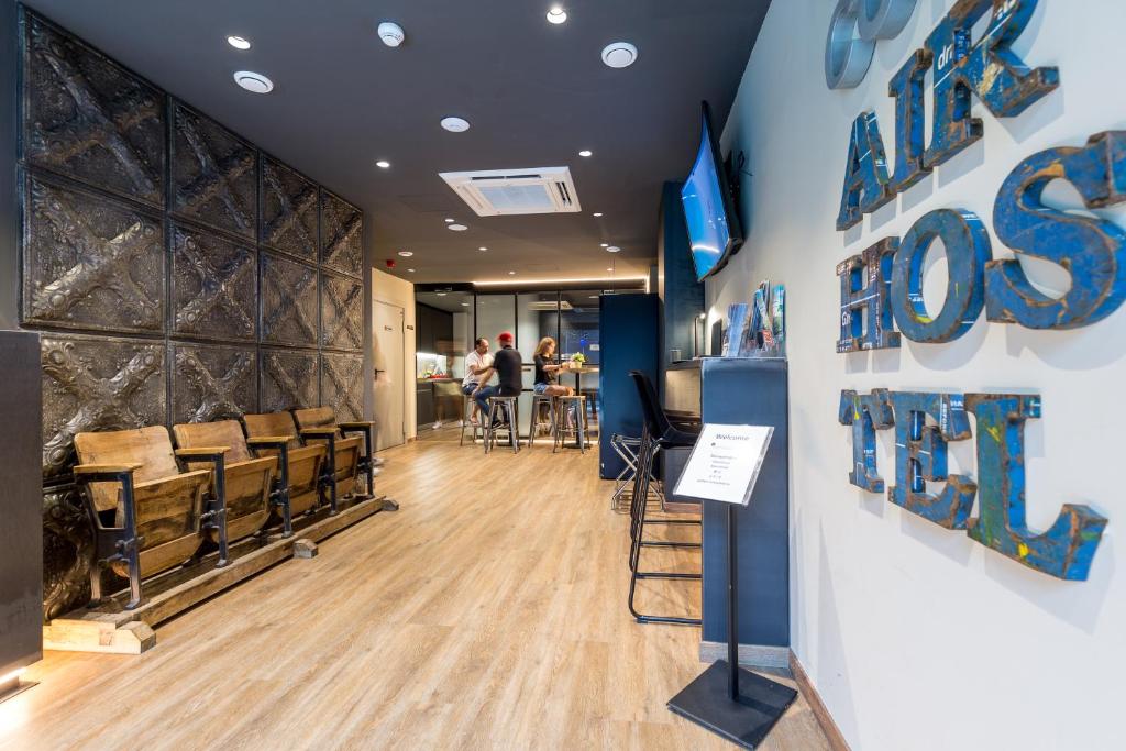 Albergues Airhostel Barcelona Airport 24h en El Prat de Llobregat, Cataluña