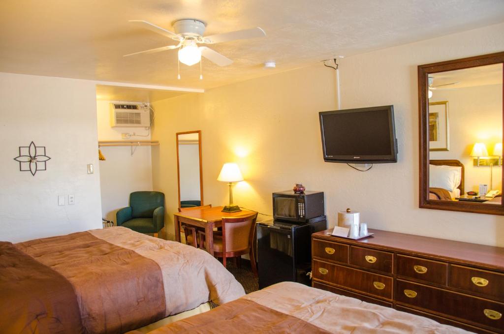 Ein Bett oder Betten in einem Zimmer der Unterkunft Budget Inn &amp; Suites Colby