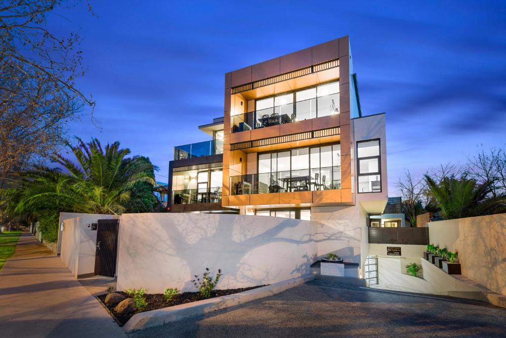 Manhattan Apartments Caulfield North, Melbourne (updated prices 2024)